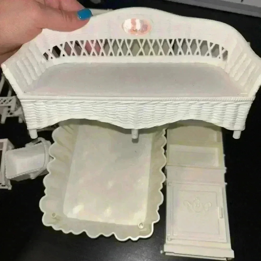 Vintage Barbie furniture lot - Picture 8 of 9